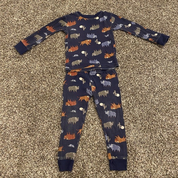Carter’s Pajama Bundle! Boys size 3T - Picture 4 of 8